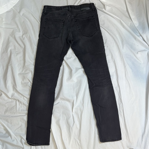 Gently used men’s EXPRESS gray distressed super skinny fit stretch denim 30 x 32 - Picture 8 of 10